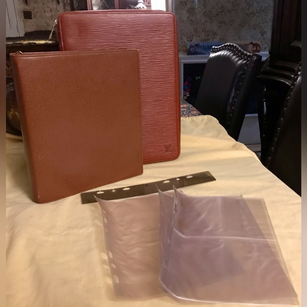 🤗 SOLD 👏🏻👏🏻👏🏻 Louis Vuitton Agenda Voyage